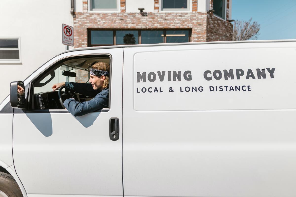 moving-company-van-pexels-comp